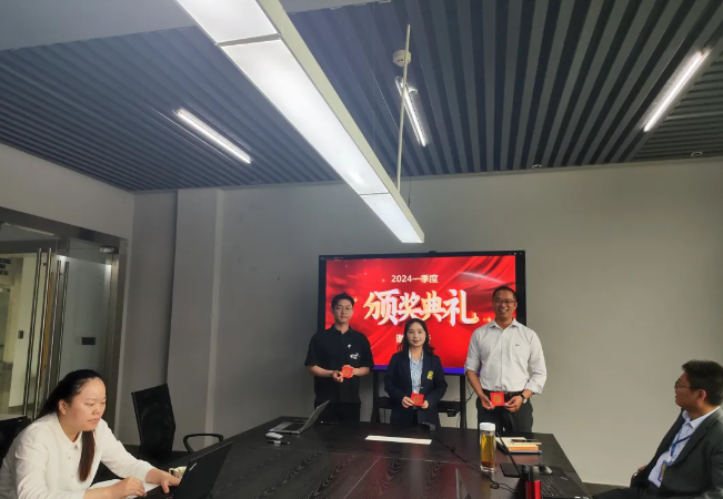 xc sports风管销售中心员工一季度颁奖